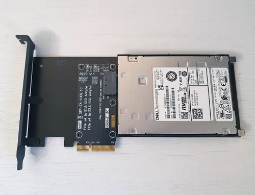 Dell Kioxia PCI-E 5.0 NVMe CM7-R E3.S 7.68TB SSD with PCI-E Adapter