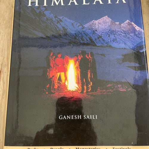 Ganesh Saili bok om Himalaya med foton