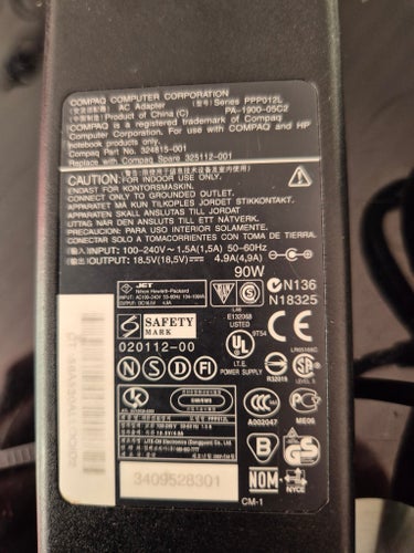 Compaq AC Adapter PPP012L