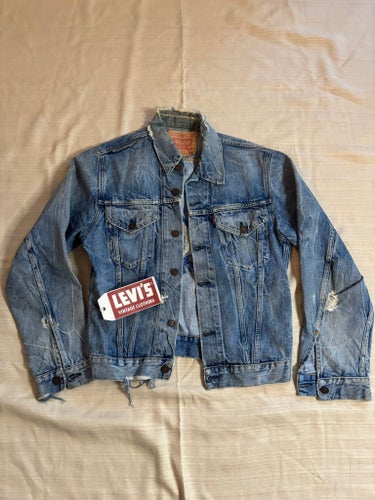 LVC Levis Vintage Clothing Jacket 70505 model with rooster embroidery