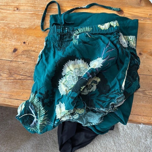 Klädpaket med blandade plagg 3 stycken pyjamasar med shorts