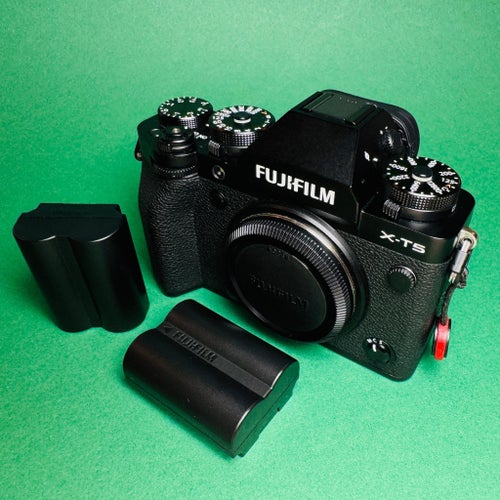 Mycket fin Fujfilm X-T5 med två batterier