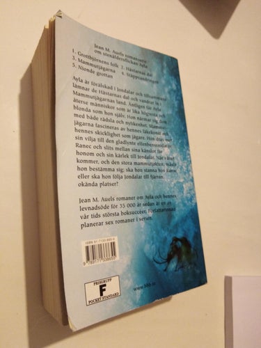 Mammutjägarna - Jean M Auel, bok pocket. Fine plus