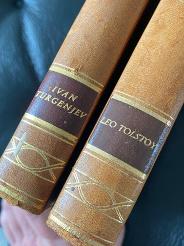 Uppståndelse av Leo Tolstoy, 1935 & Vår-Strömmar av Ivan Turgenjev