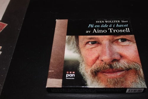CD-bok: På en öde ö i havet - Aino Trosell