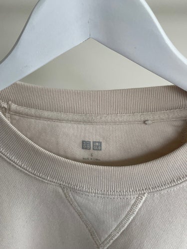 Uniqlo ljusbeige tröja, storlek S