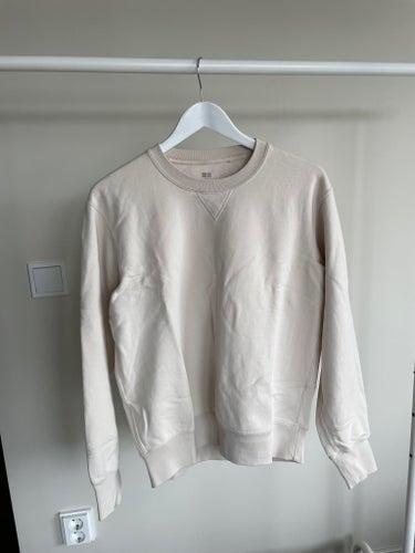 Uniqlo ljusbeige tröja, storlek S