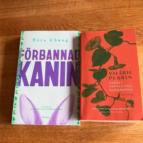 Förbannad kanin och Färskt vatten till blommorna a av