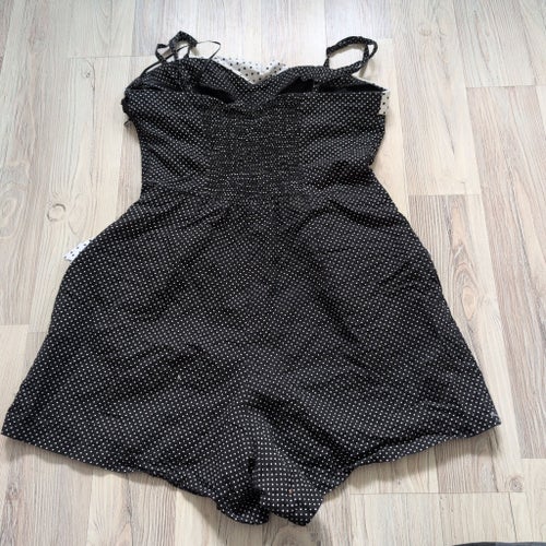 Svart playsuit Paprika stl. 10 (motsvarande stl. 36)