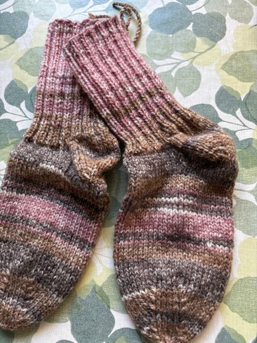 Flerfärgade raggsockor i akrylgarn, storlek 40.