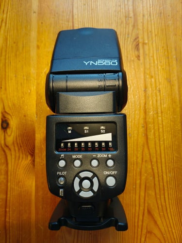 Blixt Yongnuo Speedlite YN560