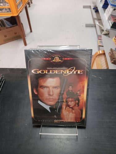 GOLDENEYE. INPLASTAD DVD