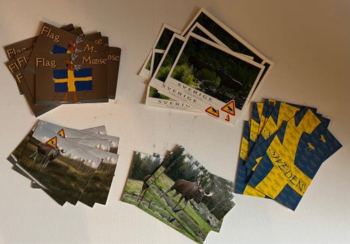 48 oskrivna vykort med älgmotiv och svenska flaggan - Turism / Sommar