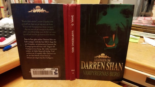Vampyrernas berg av Darren Shan. Bok. Very Fine plus, BM