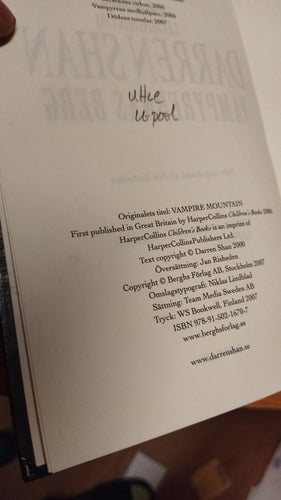 Vampyrernas berg av Darren Shan. Bok. Very Fine plus, BM