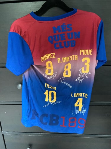 Flerfärgad t-shirt Barcelona stl 158/164