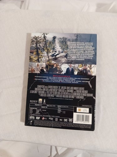# 2012 – DVD | EAN: 7332431036376