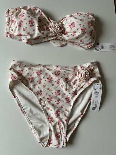 Lindex Blommig Bikini Set - Bandeau Topp storlek L och Hög Midja Trosa storlek M