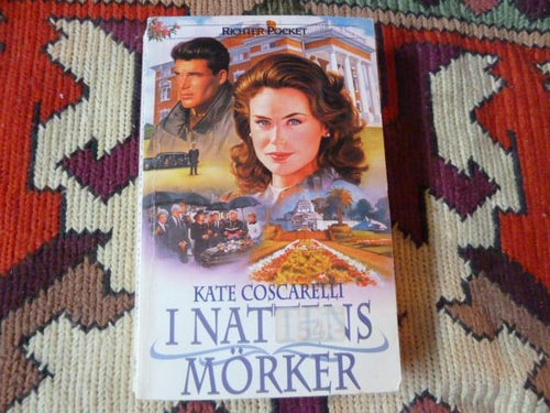 I NATTENS MÖRKER, KATE COSCARELLI, BOK