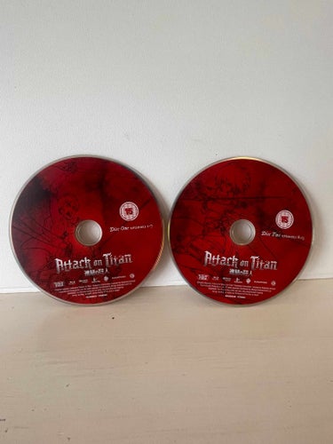 Attack On Titan Season 1 Blu ray 4/4 Skivor