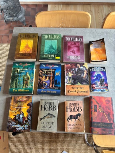 Stort samling fantasyböcker- vintage
