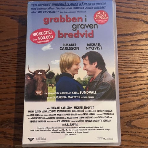 VHS: Grabben i graven bredvid