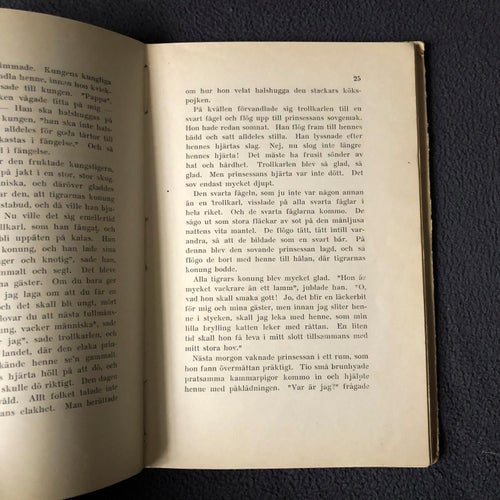 I rosengård - Flickornas årsbok - 1920-tal Retro Vintage Antik äldre bok Vacker