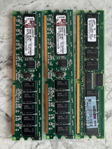 Legacy Server PC - 3 x DDR ECC 3 x 1 GB RAM-minnen