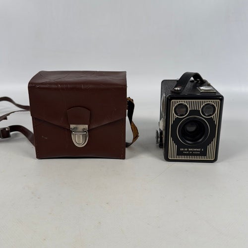Vintage Kodak Six-20 'Brownie' E-kamera med originalväska från 1940-talet
