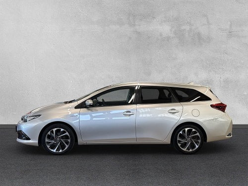 Toyota Auris Touring Sports Hybrid e-CVT, 136hk, 2016