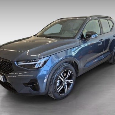 Volvo XC40 B4 FWD Bensin Plus Dark