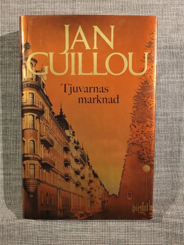 Tjuvarnas marknad av Jan Guillou, 2004