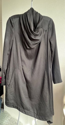 AllSaints svart sommarkappa, storlek 36