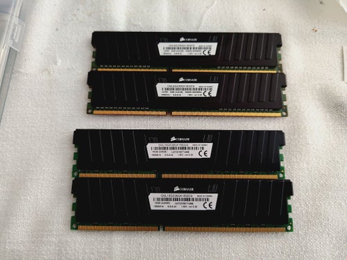 Corsair Vengeance LP DDR3 (2x4gb + 2x8gb)