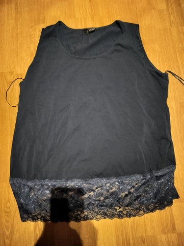 Bodyflirt mörkblått linne, storlek 2XL 52-54