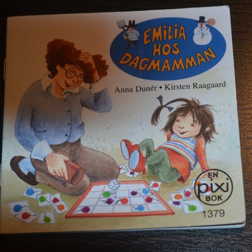 Pixibok Emilia hos dagmamman