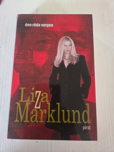 Den röda vargen av Liza Marklund, 2003