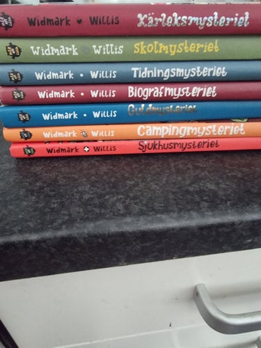 LasseMajas Detektivbyrå: Kärleksmysteriet, Skolmysteriet, Tidningsmysteriet,
