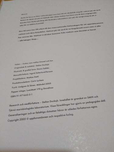 Vatten, Guttas resa mellan himmel och hav. Bok. Very Fine. BM