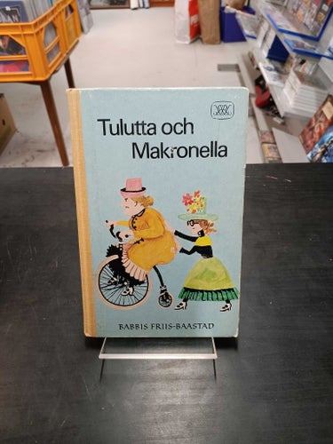TULUTTA OCH MAKRONELLA