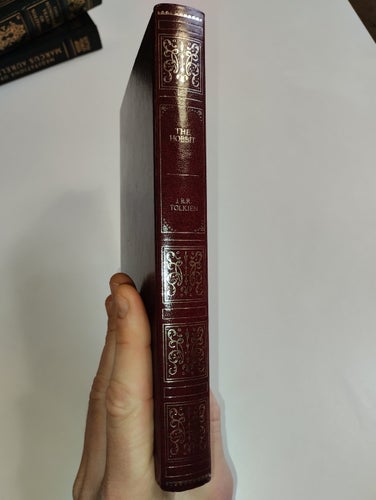 Stunning the hobbit in nice condition Tolkien