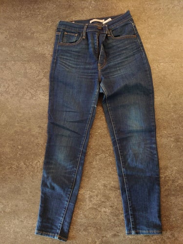 Levi's jeans, mörkblå, mile high super skinny 26/30.