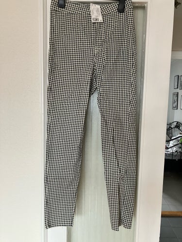 H&M svarta, vita byxor, storlek 38