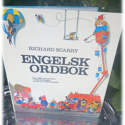 Engelska ordbok av Richard Scarry 2500 ord förklaras i roliga berättelser tryck