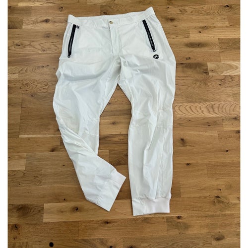 J.Lindeberg vita byxor, storlek M/ 31