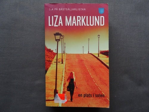 En plats i solen av Liza Marklund, pocket