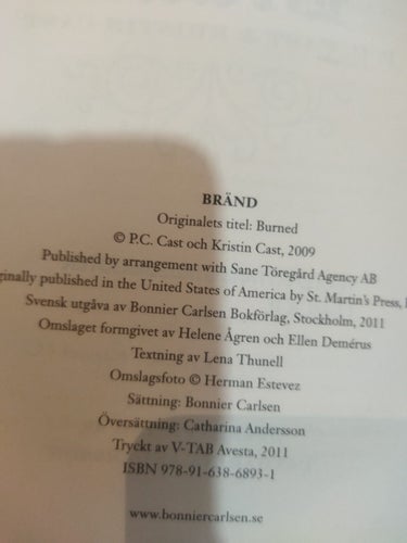 Bränd - P C Cast, Kristin Cast. Bok. Very Fine plus, BM