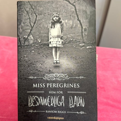 Miss Peregrines hem för besynnerliga barn - Ransom Riggs
