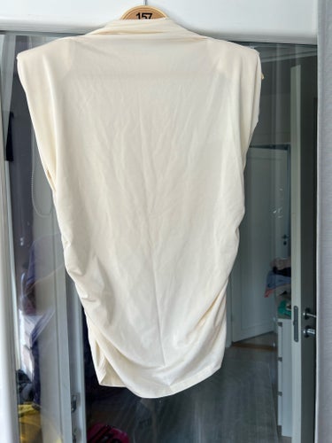 H&M ljusbeige topp, storlek S