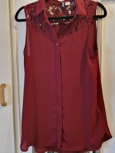 H&M vinröd, ärmlös blus, stl. 34, S